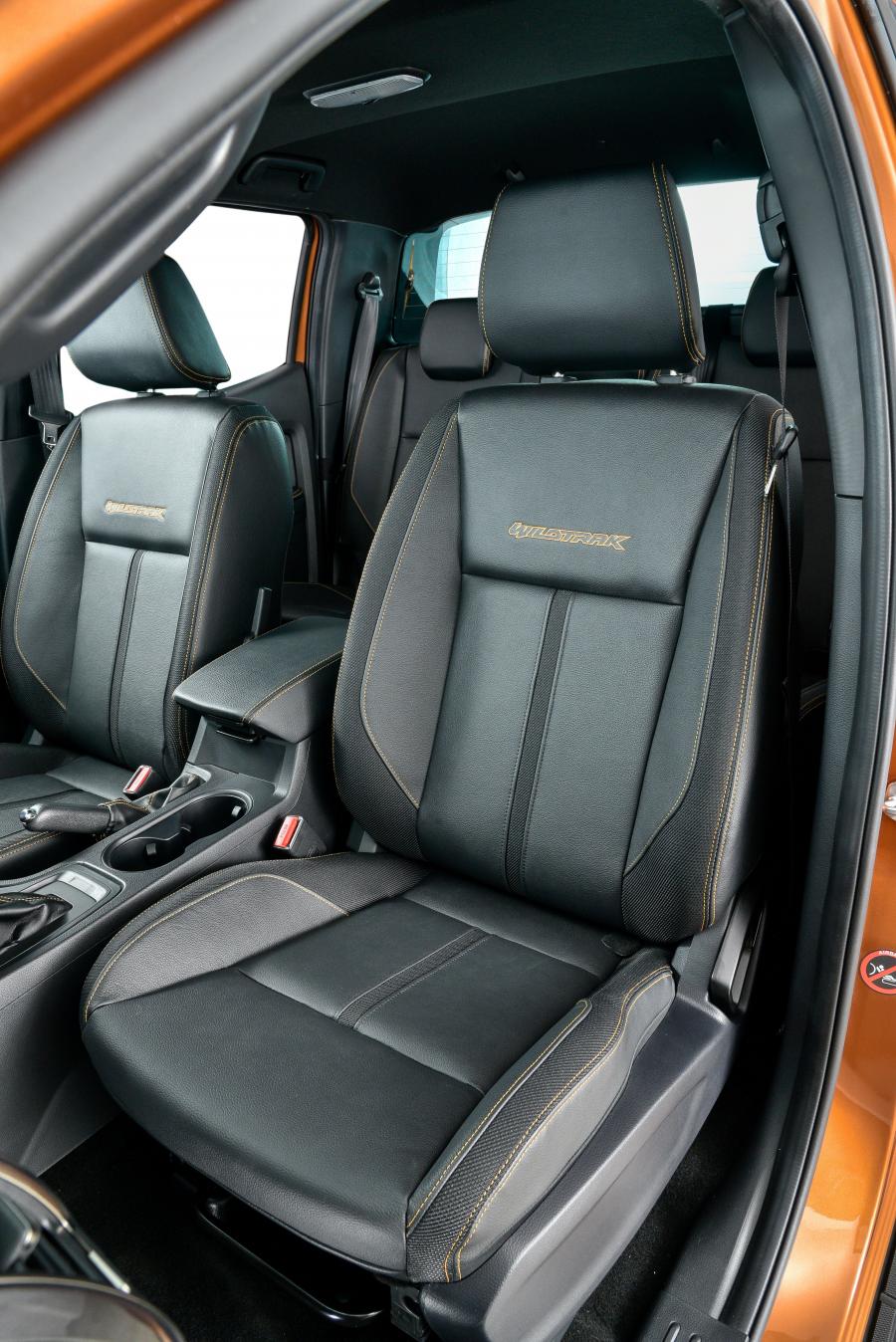 Интерьер Ford Ranger Wildtrak 2019 года  (ZA) (фото 23 из 40)